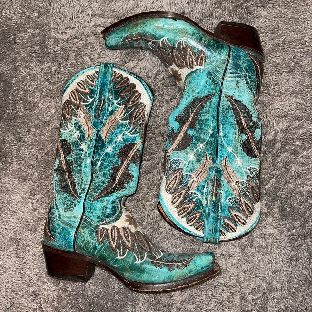 Circle G Turquoise Feathered Embroidered Leather Cowgirl Western Boots